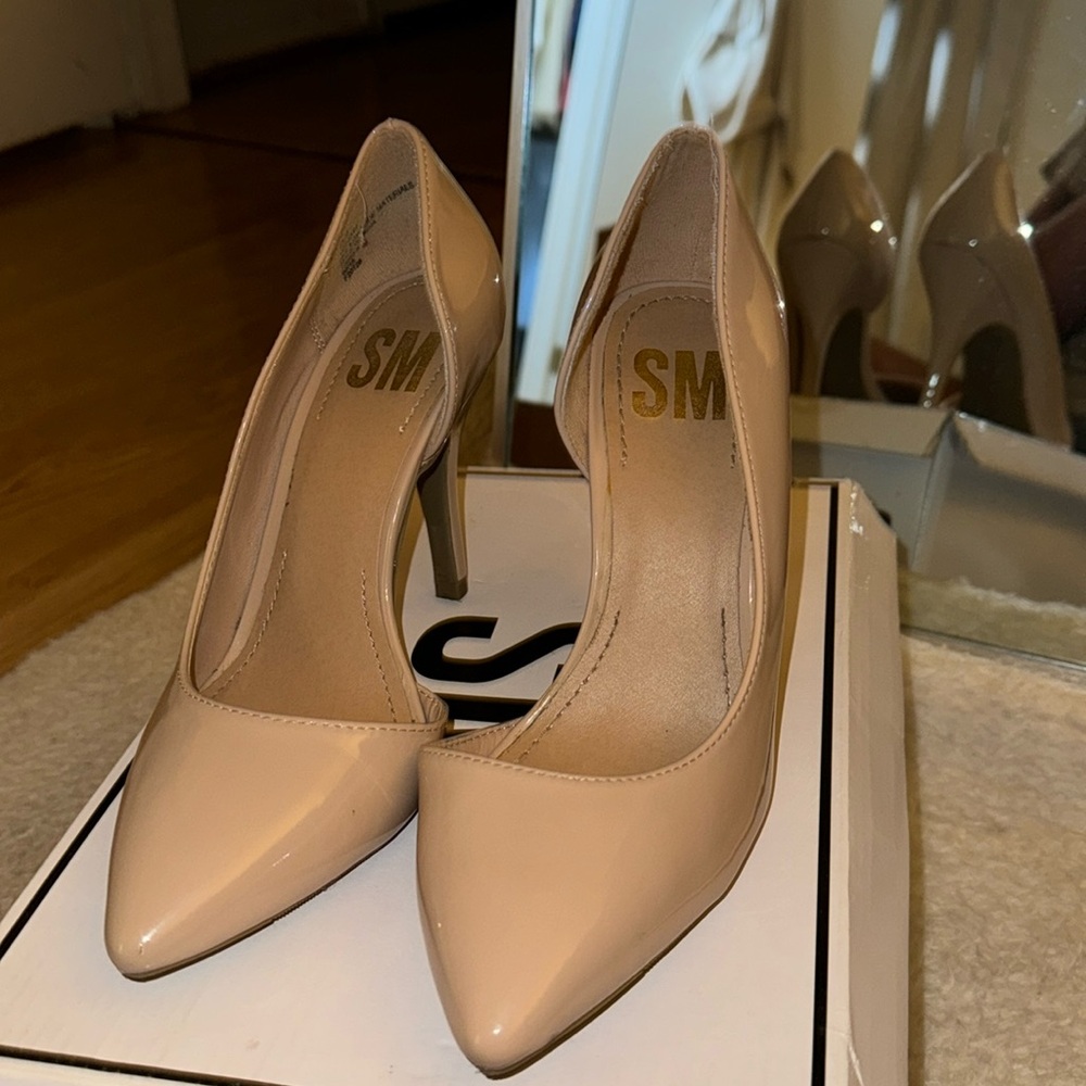 Women’s heels, size 7.5